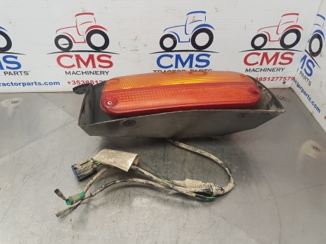 New Holland Ts115a Left Rear Light 82037619, 87747247 - مصابيح أضواء السيارة الخلفية - جرار: صورة 2 New Holland Ts115a Left Rear Light 82037619, 87747247 - مصابيح أضواء السيارة الخلفية - جرار: صورة 2