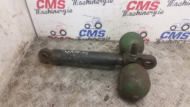 Old Stock Old Stock Front Axle Suspension Cylinder Ram - تعليق - جرار: صورة 1 Old Stock Old Stock Front Axle Suspension Cylinder Ram - تعليق - جرار: صورة 1