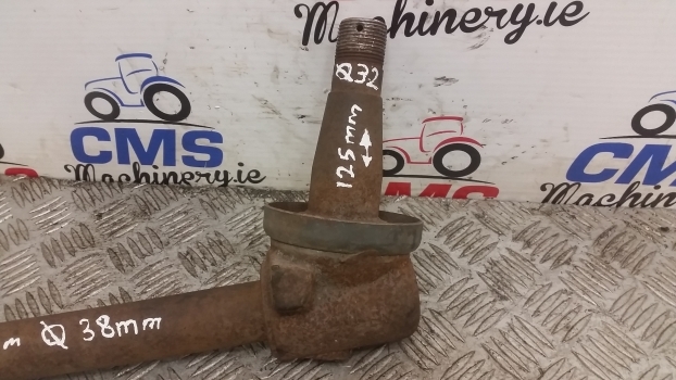 Old Stock Old Stock Steering Spindle 000000 - مفصل التوجيه - جرار: صورة 3 Old Stock Old Stock Steering Spindle 000000 - مفصل التوجيه - جرار: صورة 3