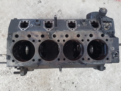 Same Explorer 65, 70 75, 80 Engine Crankcase Block 065.1110.0, 9.06599.41.3 - علبة المرافق - جرار: صورة 2 Same Explorer 65, 70 75, 80 Engine Crankcase Block 065.1110.0, 9.06599.41.3 - علبة المرافق - جرار: صورة 2