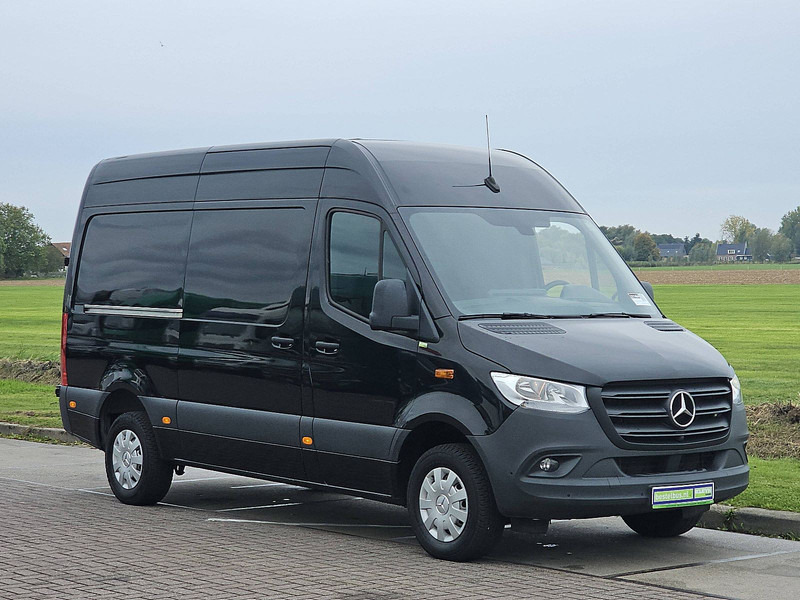 Mercedes-Benz Sprinter 317 L2H2 Mbux 360camera! - فان: صورة 4 Mercedes-Benz Sprinter 317 L2H2 Mbux 360camera! - فان: صورة 4