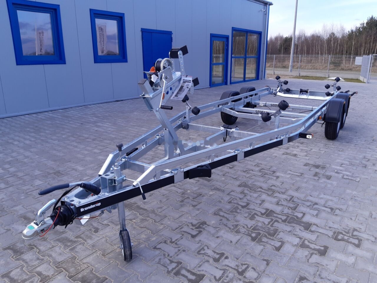 Brenderup 242500 TB SR trailer for 7,2 m boat 2500kg GVW - مقطورة القارب: صورة 2 Brenderup 242500 TB SR trailer for 7,2 m boat 2500kg GVW - مقطورة القارب: صورة 2