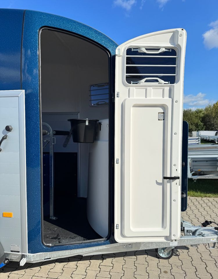 HUMBAUR Pegasus 2400 | siodlarnia, DMC 2400kg, przyczepa do przewozu 2 koni - عربة نقل خيل: صورة 3 HUMBAUR Pegasus 2400 | siodlarnia, DMC 2400kg, przyczepa do przewozu 2 koni - عربة نقل خيل: صورة 3