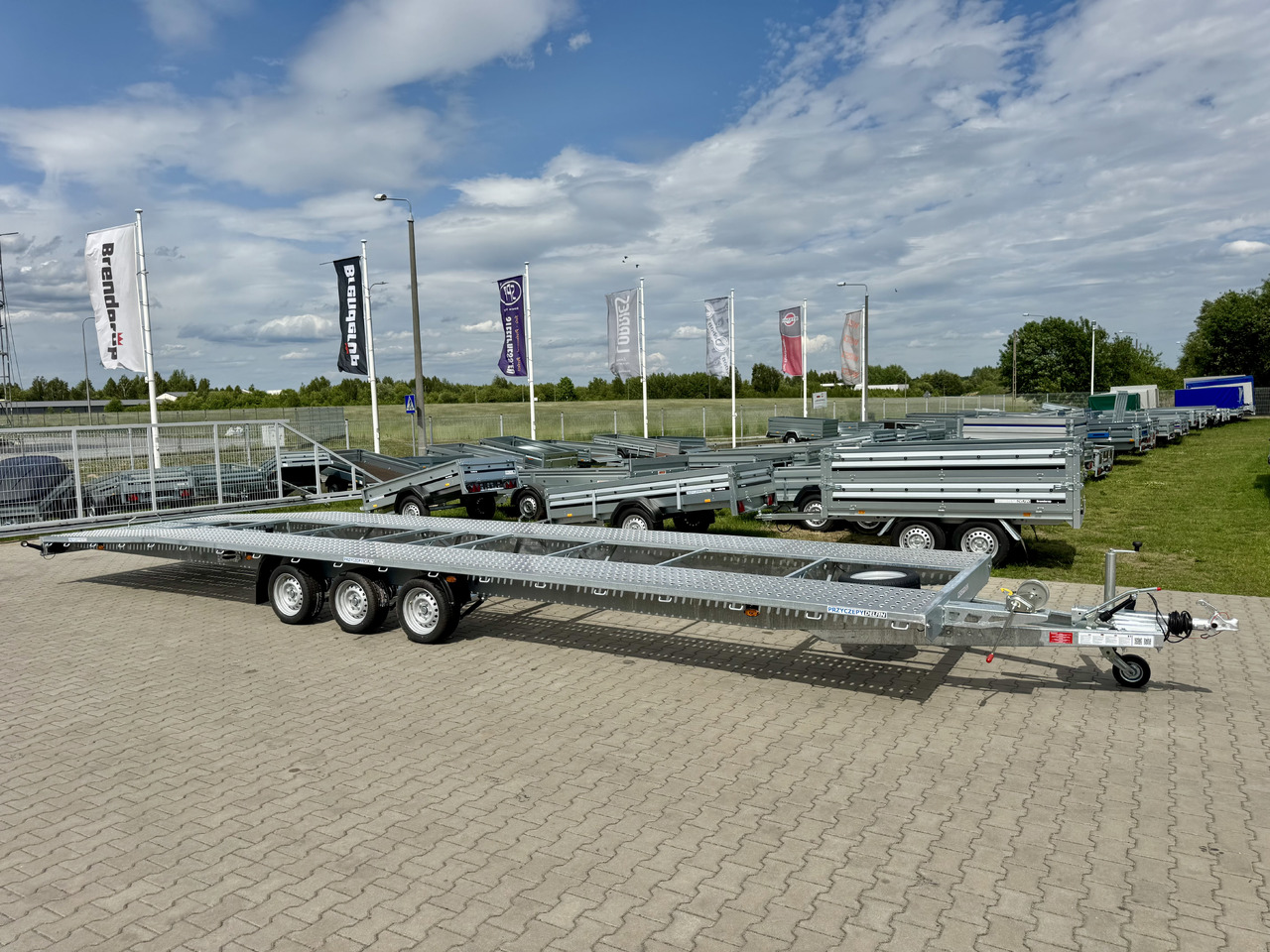 NIEWIADÓW Indiana 9m x 2.1 m | 3.5T - مقطورة شحن نقل السيارات: صورة 2 NIEWIADÓW Indiana 9m x 2.1 m | 3.5T - مقطورة شحن نقل السيارات: صورة 2