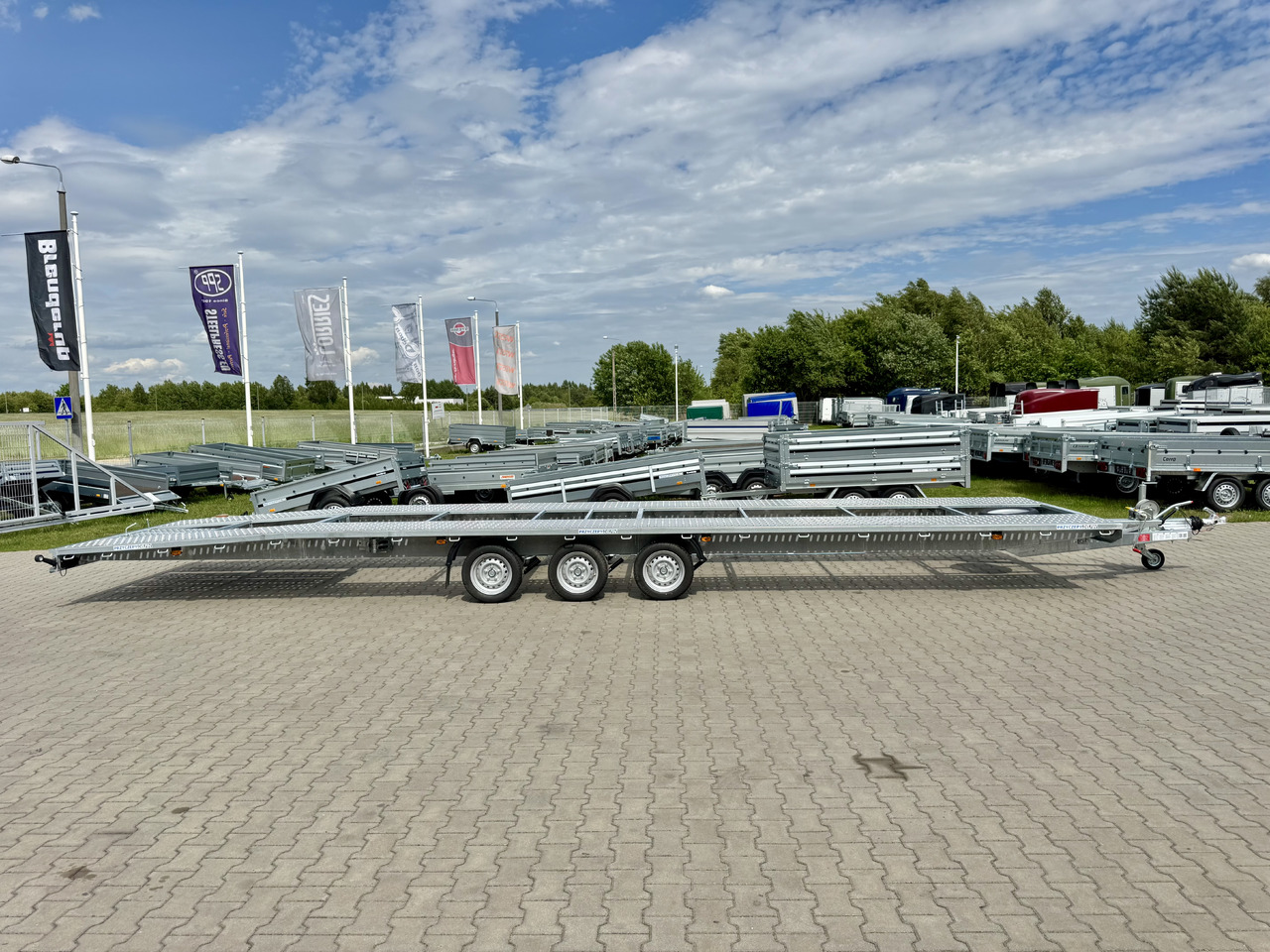 NIEWIADÓW Indiana 9m x 2.1 m | 3.5T - مقطورة شحن نقل السيارات: صورة 4 NIEWIADÓW Indiana 9m x 2.1 m | 3.5T - مقطورة شحن نقل السيارات: صورة 4