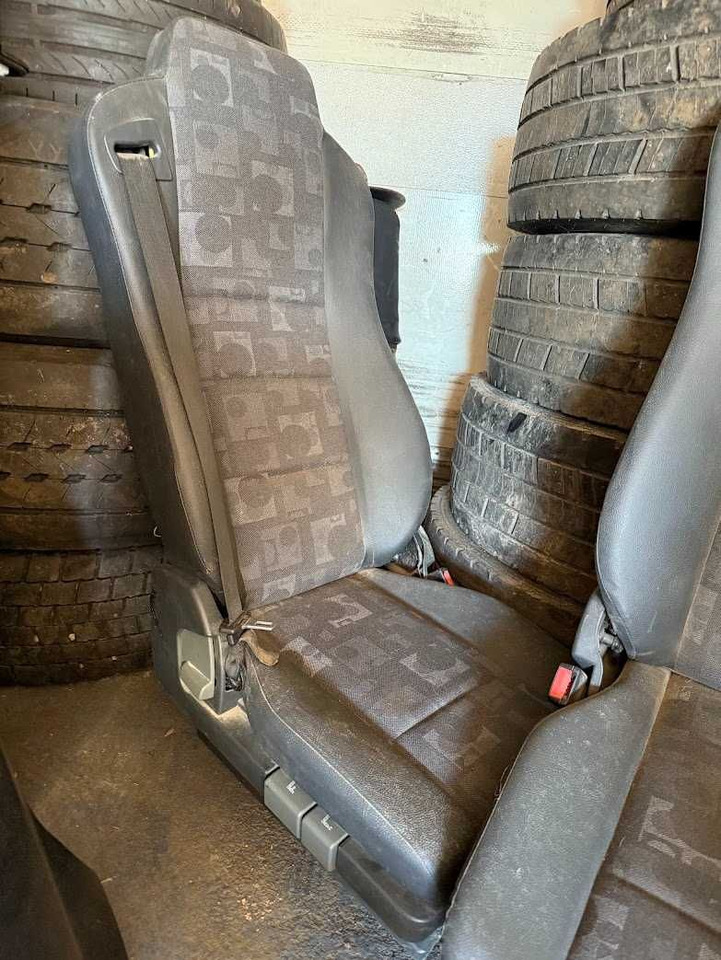 Foteli siedzenia komplet Mercedes Actros nowe - مقعد - شاحنة: صورة 2 Foteli siedzenia komplet Mercedes Actros nowe - مقعد - شاحنة: صورة 2