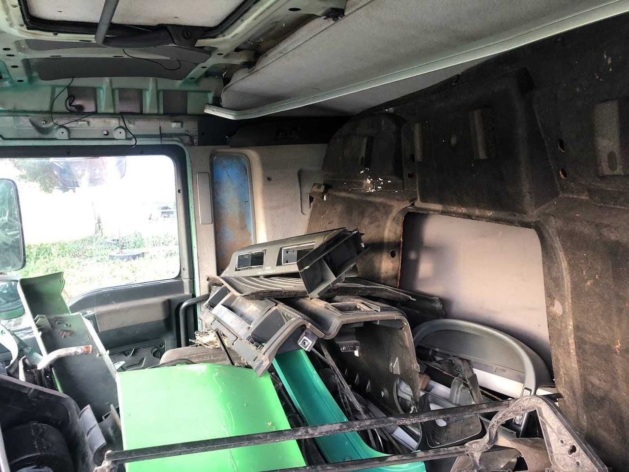 Kabina niska do MAN TGA , 2007 r - كابينة - شاحنة: صورة 4 Kabina niska do MAN TGA , 2007 r - كابينة - شاحنة: صورة 4