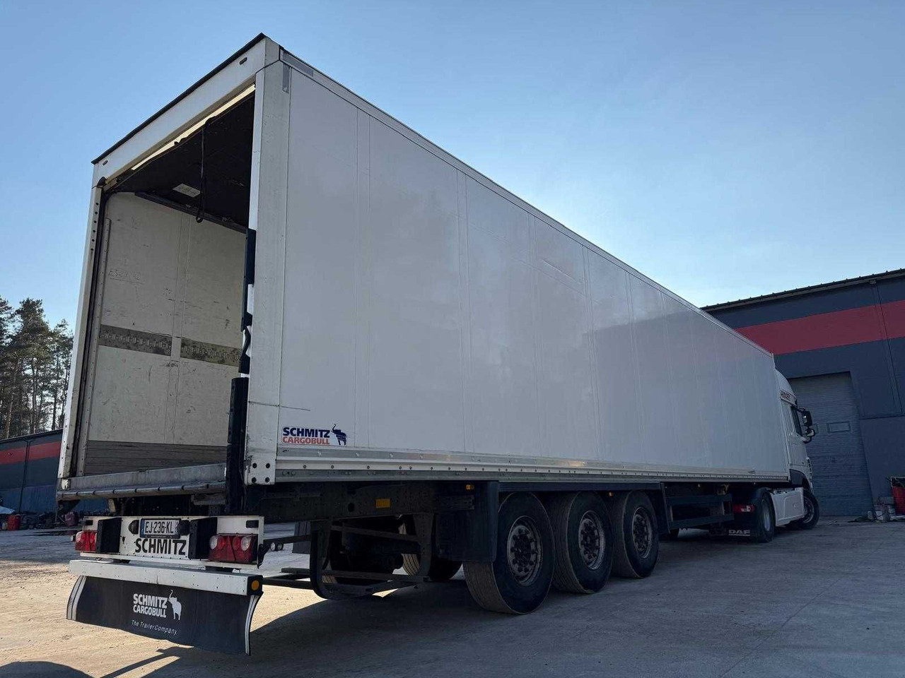 Schmitz Izoterma Kontener Box, 2017r, roleta , 481083 km , z Francji - نصف مقطورة متساوي الحرارة: صورة 3 Schmitz Izoterma Kontener Box, 2017r, roleta , 481083 km , z Francji - نصف مقطورة متساوي الحرارة: صورة 3