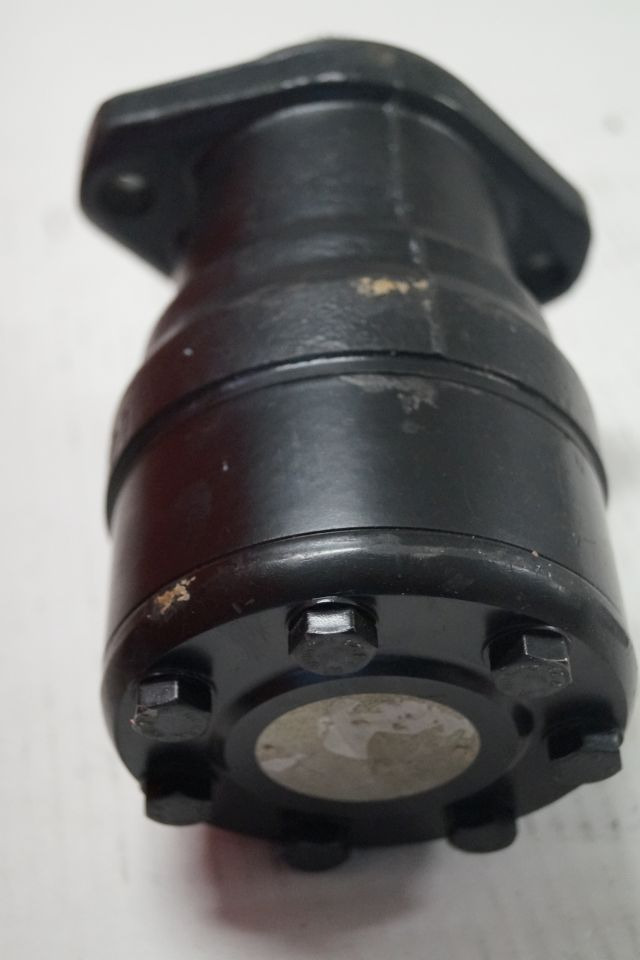 Jungheinrich 26906940 | Stuur motor Steering motor WRL reachtruck till year 2003  - محرك هيدروليكي - معدات المناولة: صورة 2 Jungheinrich 26906940 | Stuur motor Steering motor WRL reachtruck till year 2003  - محرك هيدروليكي - معدات المناولة: صورة 2