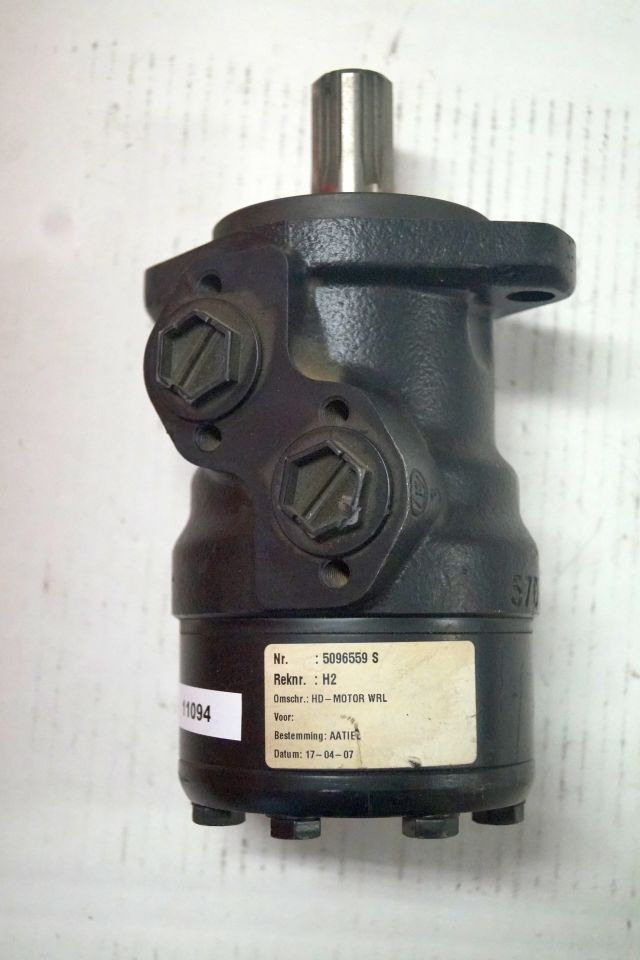Jungheinrich 26906940 | Stuur motor Steering motor WRL reachtruck till year 2003  - محرك هيدروليكي - معدات المناولة: صورة 1 Jungheinrich 26906940 | Stuur motor Steering motor WRL reachtruck till year 2003  - محرك هيدروليكي - معدات المناولة: صورة 1