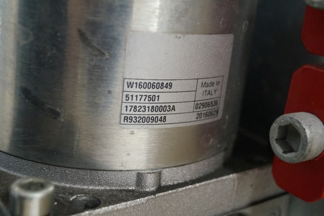 Jungheinrich 51003726 | Pumpmotor with tank 24V 3KW Mahle 11216804 for EKS110 ye - مضخة هيدروليكية - معدات المناولة: صورة 2 Jungheinrich 51003726 | Pumpmotor with tank 24V 3KW Mahle 11216804 for EKS110 ye - مضخة هيدروليكية - معدات المناولة: صورة 2