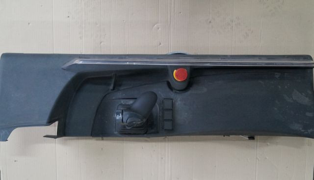 Jungheinrich 51186819 | Dashboard right incl. noodstop schakelaar Emergency disc - لوحة القيادة - معدات المناولة: صورة 1 Jungheinrich 51186819 | Dashboard right incl. noodstop schakelaar Emergency disc - لوحة القيادة - معدات المناولة: صورة 1
