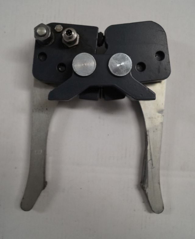 Jungheinrich 51193016 | Hydraulic Clamb from EKS312 year 2014 loading sensor 511 - نظام الهيدروليك - معدات المناولة: صورة 1 Jungheinrich 51193016 | Hydraulic Clamb from EKS312 year 2014 loading sensor 511 - نظام الهيدروليك - معدات المناولة: صورة 1