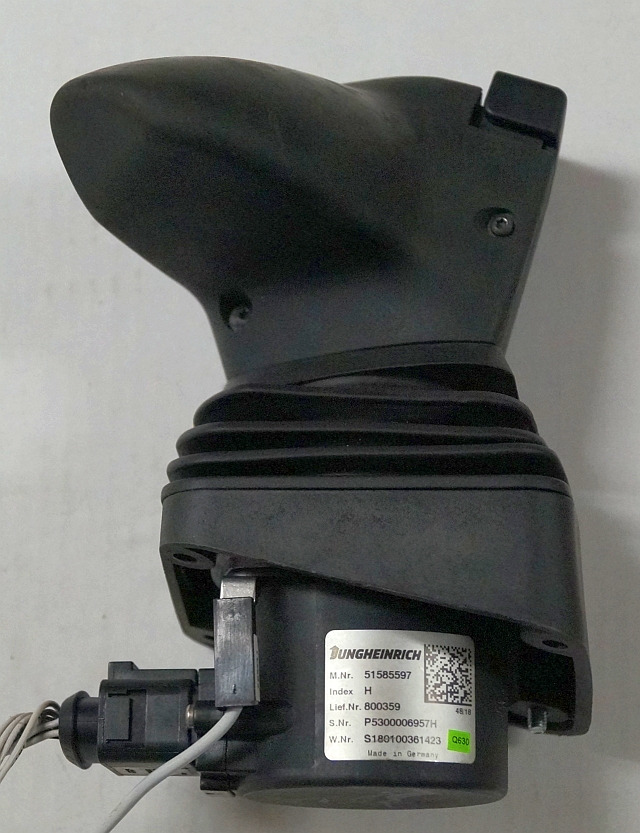 Jungheinrich 51585597 | Joystick Multipilot SN P5300006957H S180100361423 Q630 - النظام الكهربائي - معدات المناولة: صورة 3 Jungheinrich 51585597 | Joystick Multipilot SN P5300006957H S180100361423 Q630 - النظام الكهربائي - معدات المناولة: صورة 3
