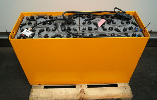 Jungheinrich unknown | Battery 48V775Ah 05-EPZS775SC Year 2024 weight 1135 kg sn - بطارية - معدات المناولة: صورة 1 Jungheinrich unknown | Battery 48V775Ah 05-EPZS775SC Year 2024 weight 1135 kg sn - بطارية - معدات المناولة: صورة 1