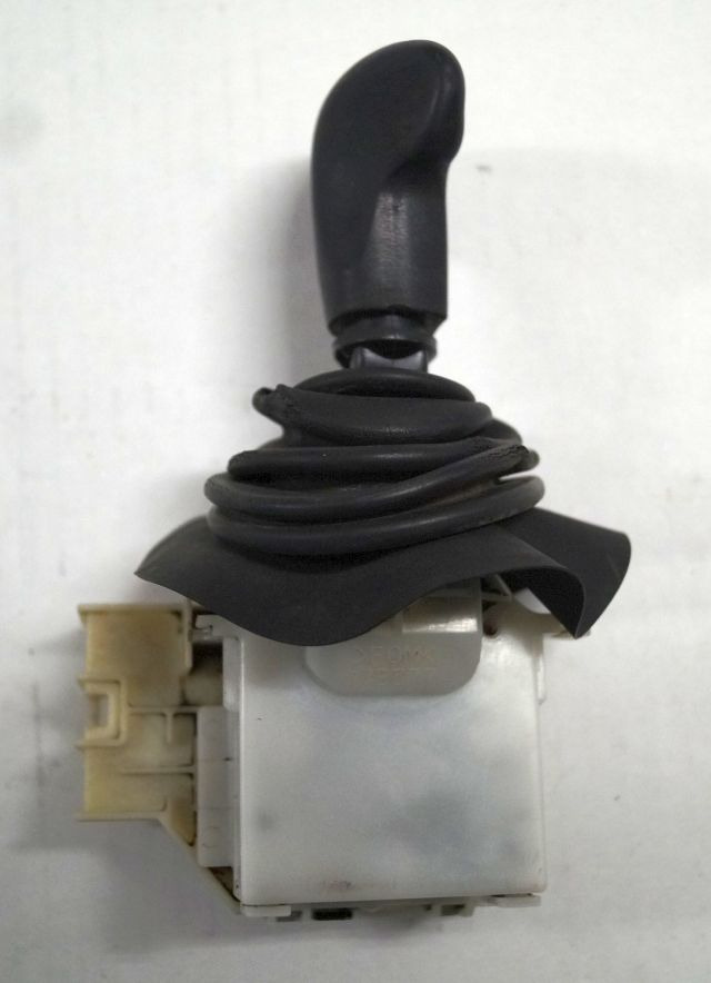 Toyota 57460-30621-71 | Directional switch from 8FBMT-20H year 2012 - النظام الكهربائي - معدات المناولة: صورة 1 Toyota 57460-30621-71 | Directional switch from 8FBMT-20H year 2012 - النظام الكهربائي - معدات المناولة: صورة 1