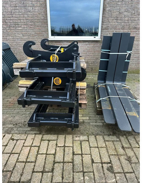 Diversen Volvo Palletvorken - اللودر بعجل: صورة 1 Diversen Volvo Palletvorken - اللودر بعجل: صورة 1