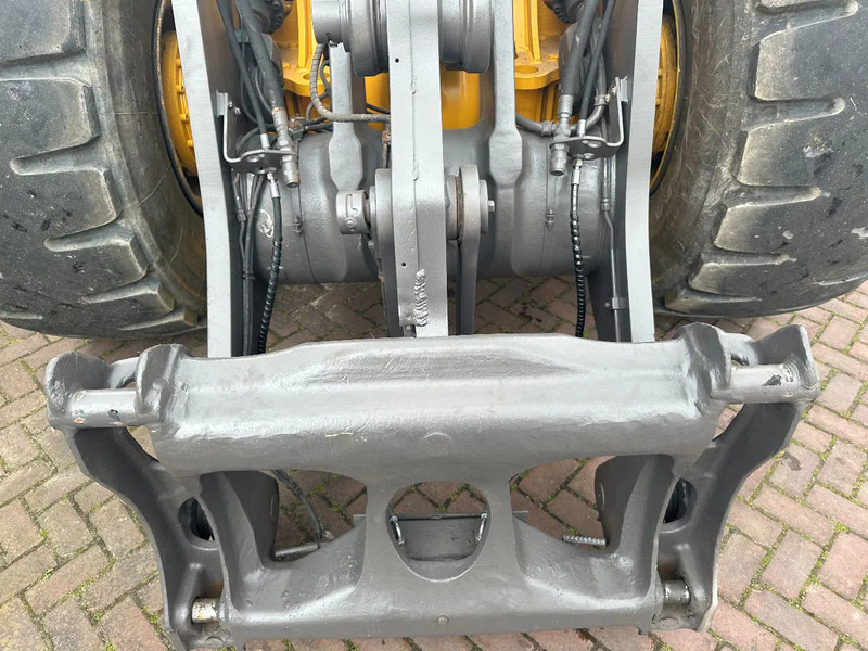 اللودر بعجل Volvo L120 H: صورة 10