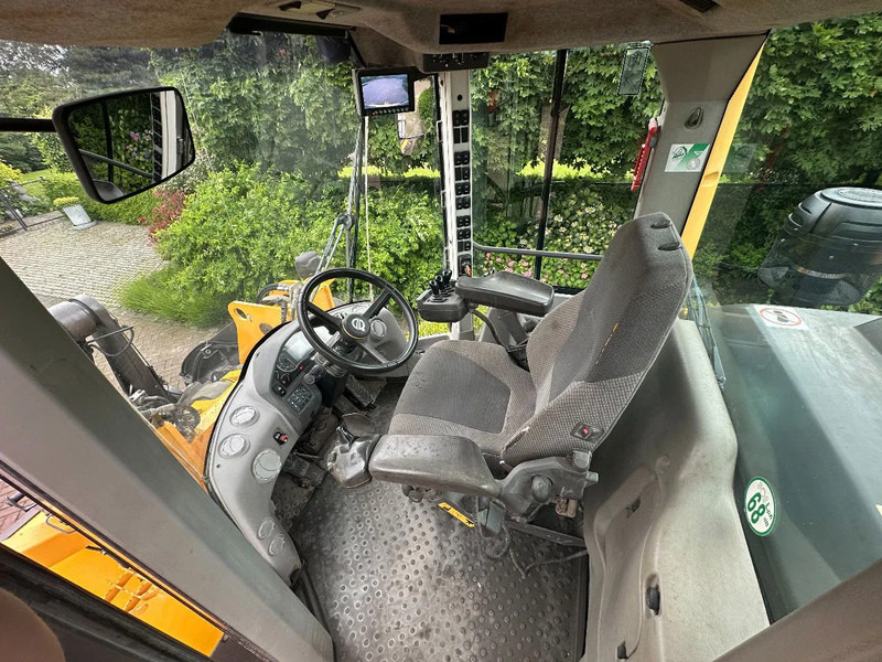 اللودر بعجل Volvo L120 H: صورة 15