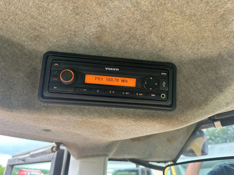 اللودر بعجل Volvo L120 H: صورة 17