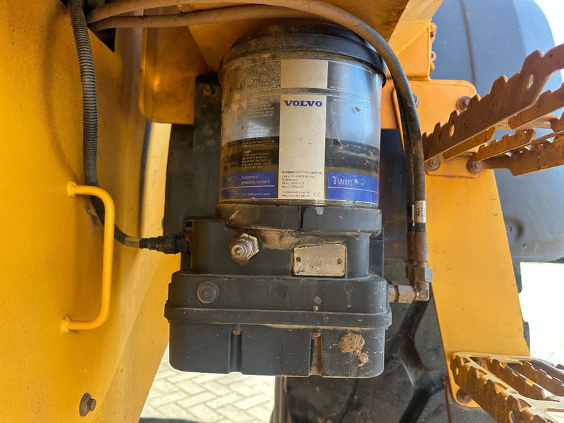 جديدة اللودر بعجل Volvo L90 H: صورة 10