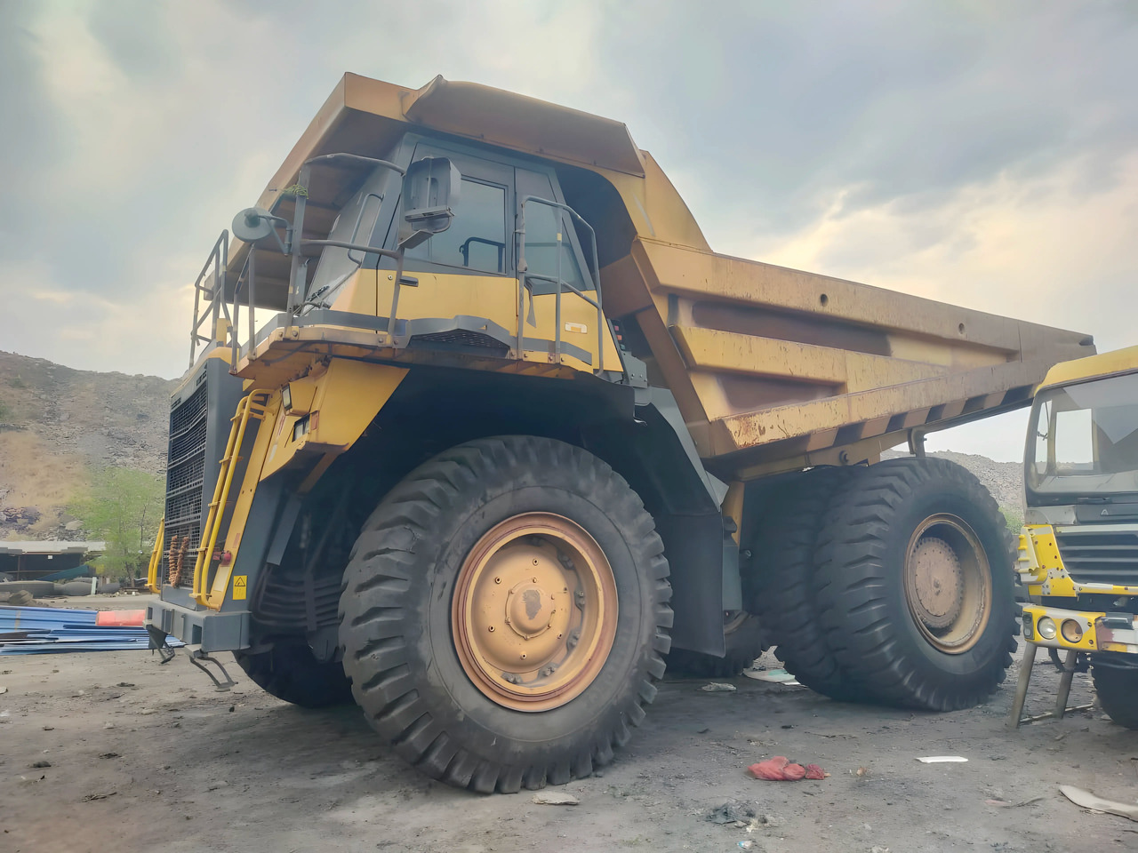 KOMATSU DUMP TRUCK HD785-7 - آلة التعدين: صورة 3 KOMATSU DUMP TRUCK HD785-7 - آلة التعدين: صورة 3