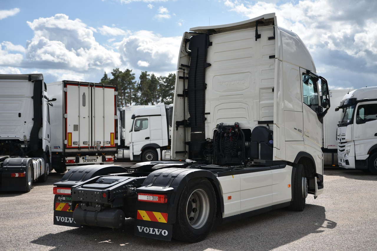 Volvo FH 460 Globetrotter XL i-Save Side Skirts - وحدة جر: صورة 4 Volvo FH 460 Globetrotter XL i-Save Side Skirts - وحدة جر: صورة 4