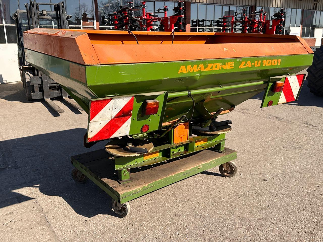 Amazone ZA-U 1001 - آلة رش السماد: صورة 2 Amazone ZA-U 1001 - آلة رش السماد: صورة 2