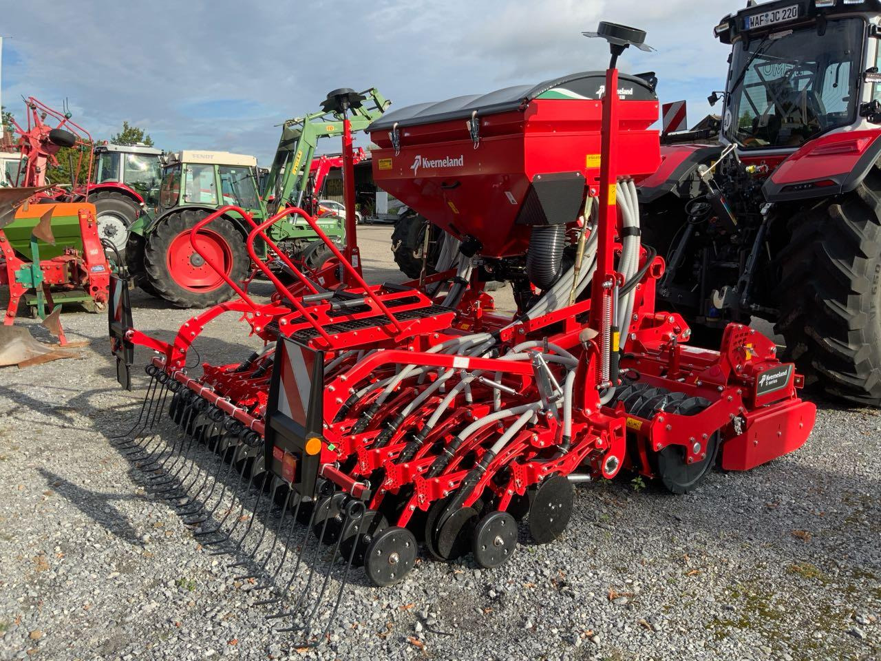 Kverneland SATERRA - آلة البذر: صورة 1 Kverneland SATERRA - آلة البذر: صورة 1