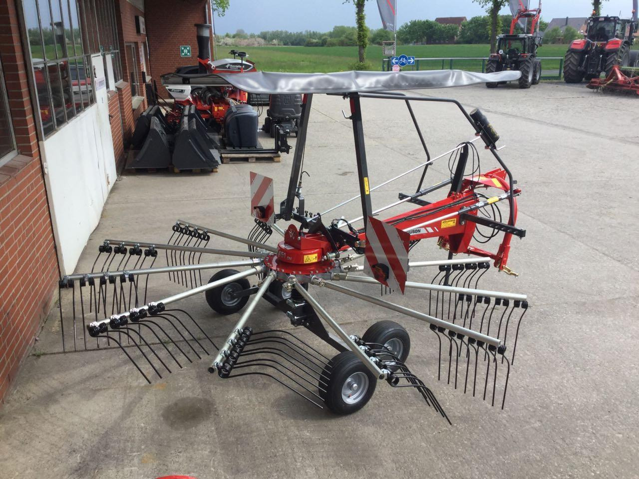 Massey Ferguson RK 451 DN - آلة تيبيس العشب/ آلة جمع العشب: صورة 4 Massey Ferguson RK 451 DN - آلة تيبيس العشب/ آلة جمع العشب: صورة 4