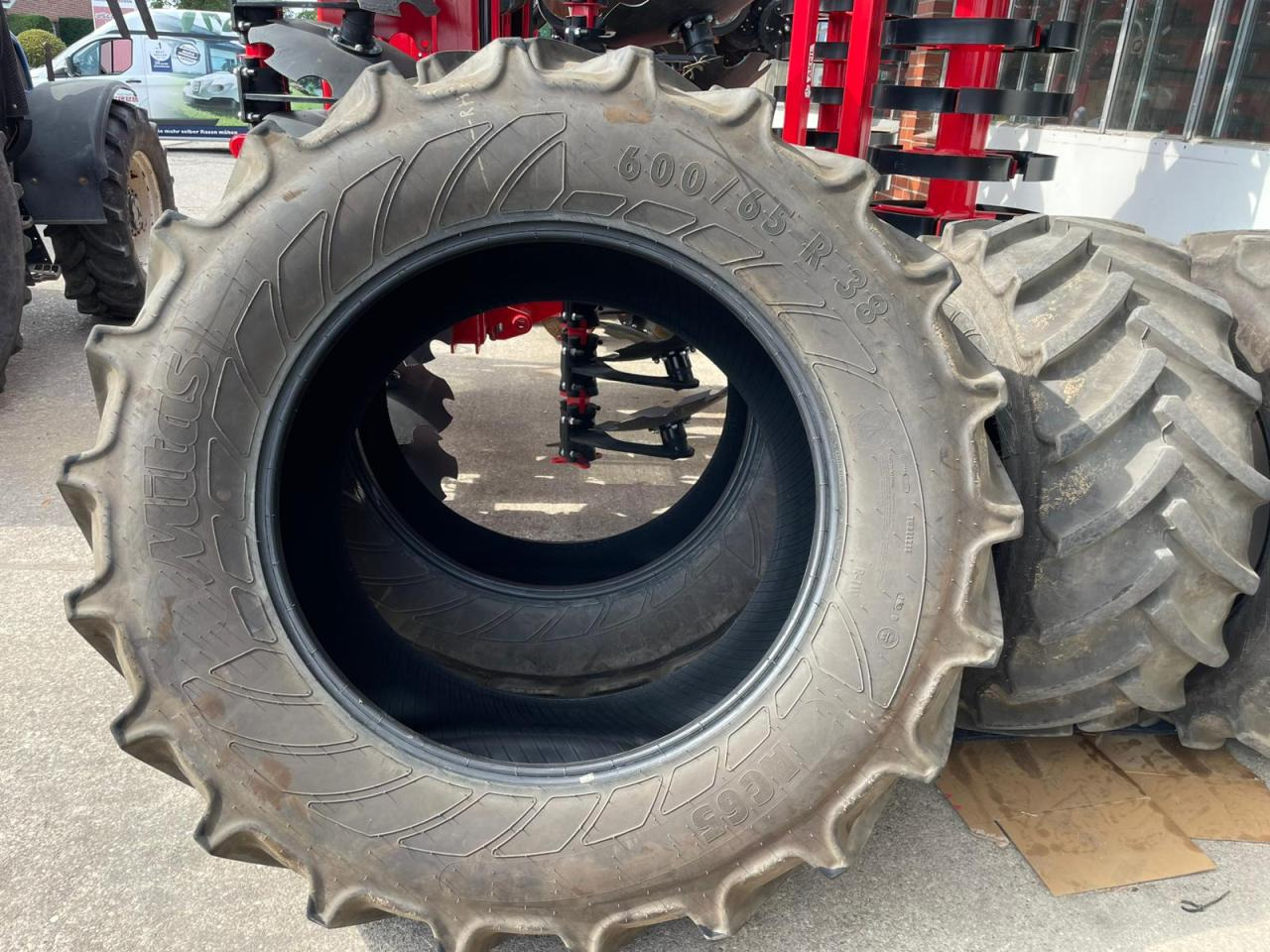 Mitas 600/65 R38 - MITAS AC 65 - إطارات: صورة 1 Mitas 600/65 R38 - MITAS AC 65 - إطارات: صورة 1