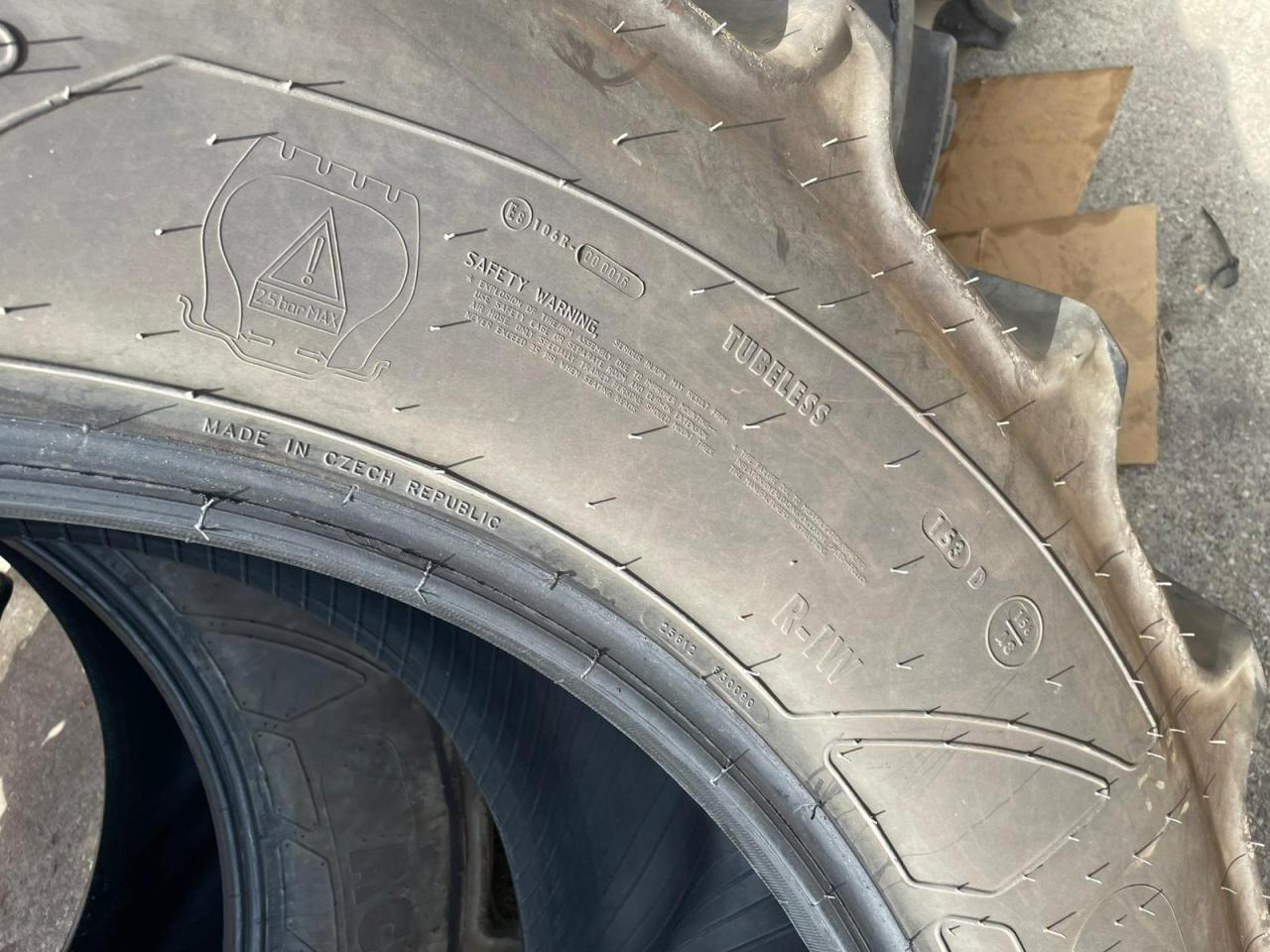 Mitas 600/65 R38 - MITAS AC 65 - إطارات: صورة 3 Mitas 600/65 R38 - MITAS AC 65 - إطارات: صورة 3