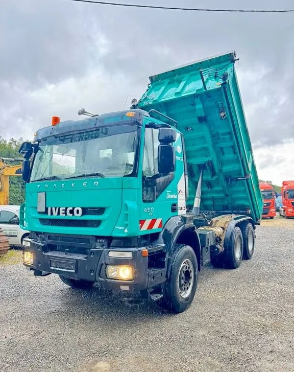 Iveco TRAKKER 450 6x4 WYWROTKA MELLER | EURO 5 | MANUAL | KLIMA | RETARDER | PRZEBIEG 364 000km ! - شاحنة قلاب: صورة 3 Iveco TRAKKER 450 6x4 WYWROTKA MELLER | EURO 5 | MANUAL | KLIMA | RETARDER | PRZEBIEG 364 000km ! - شاحنة قلاب: صورة 3