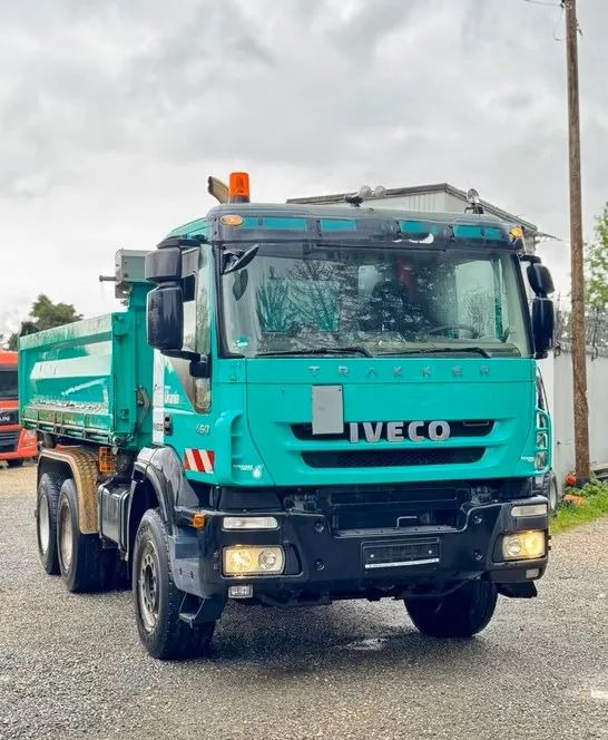 Iveco TRAKKER 450 6x4 WYWROTKA MELLER | EURO 5 | MANUAL | KLIMA | RETARDER | PRZEBIEG 364 000km ! - شاحنة قلاب: صورة 1 Iveco TRAKKER 450 6x4 WYWROTKA MELLER | EURO 5 | MANUAL | KLIMA | RETARDER | PRZEBIEG 364 000km ! - شاحنة قلاب: صورة 1