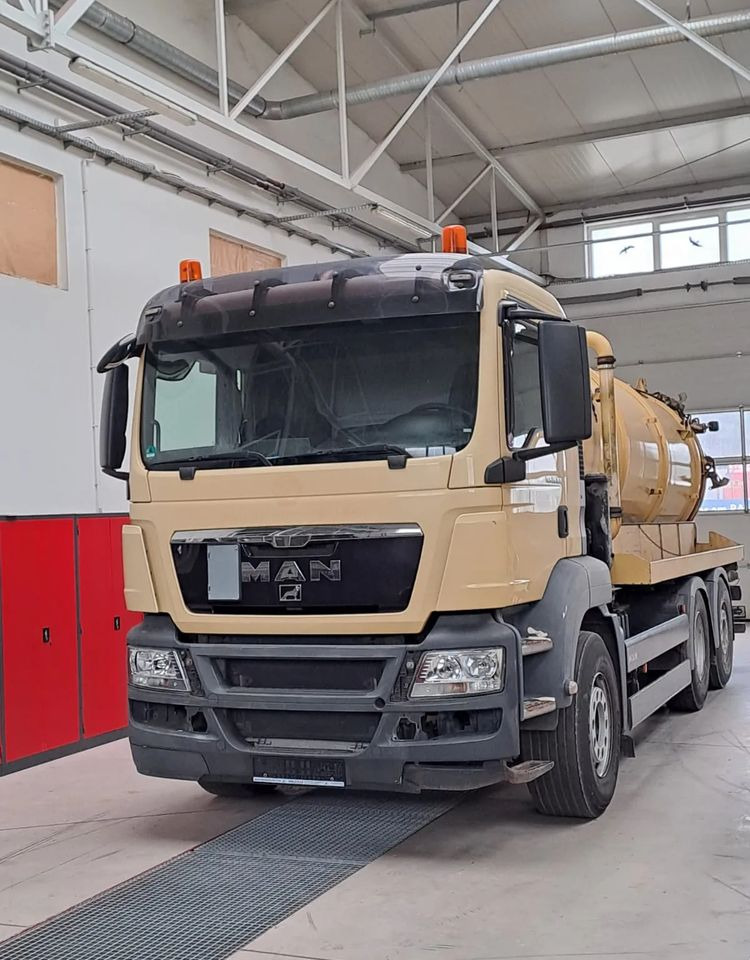 MAN MAN TGS 26.360/6X2/POJAZD KOMUNALNY Z WYWROTEM - شاحنة الشفط: صورة 1 MAN MAN TGS 26.360/6X2/POJAZD KOMUNALNY Z WYWROTEM - شاحنة الشفط: صورة 1