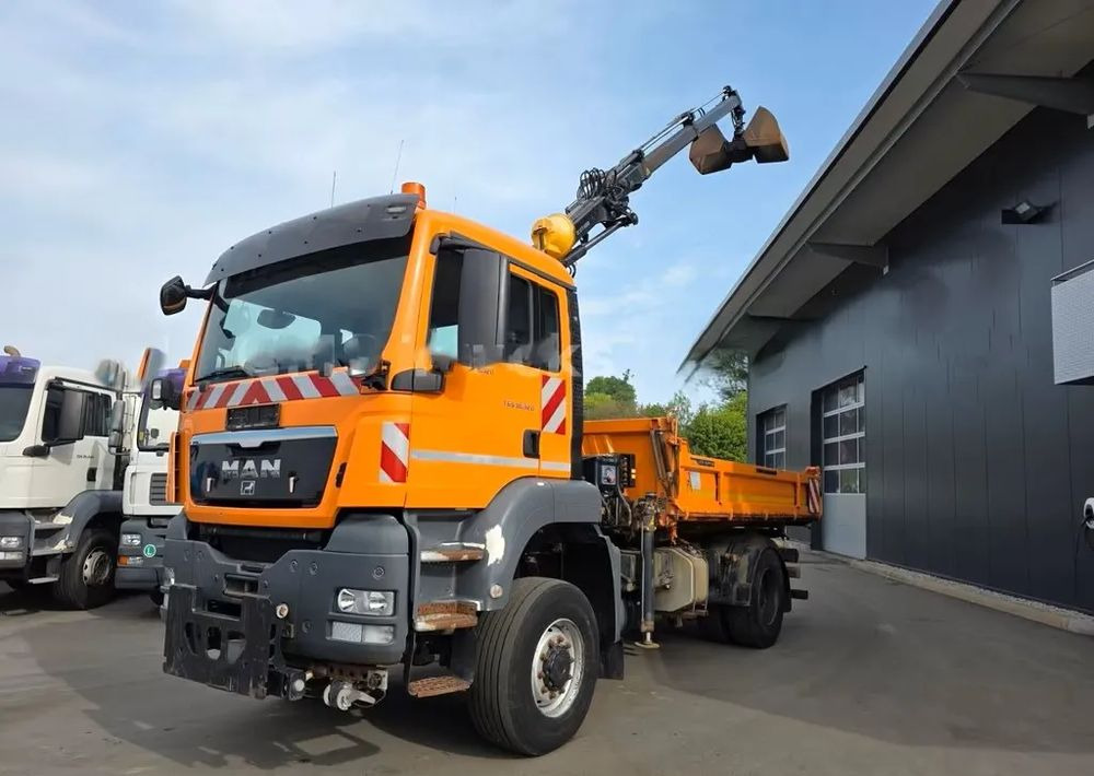 MAN TGS 18.320 4x4 – Wywrotka trójstronna Meiller + Kran HIAB | Komunalny | Euro 5 - شاحنة قلاب: صورة 4 MAN TGS 18.320 4x4 – Wywrotka trójstronna Meiller + Kran HIAB | Komunalny | Euro 5 - شاحنة قلاب: صورة 4