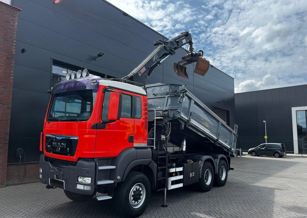 MAN TGS 26.360 /6x6 /Euro 5 /WYWROTKA TRÓJSTRONNA + ŻURAW - شاحنة قلاب: صورة 5 MAN TGS 26.360 /6x6 /Euro 5 /WYWROTKA TRÓJSTRONNA + ŻURAW - شاحنة قلاب: صورة 5