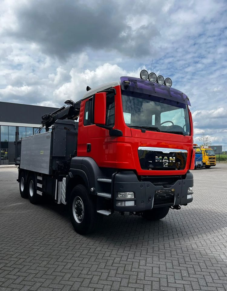 MAN TGS 26.360 /6x6 /Euro 5 /WYWROTKA TRÓJSTRONNA + ŻURAW - شاحنة قلاب: صورة 3 MAN TGS 26.360 /6x6 /Euro 5 /WYWROTKA TRÓJSTRONNA + ŻURAW - شاحنة قلاب: صورة 3