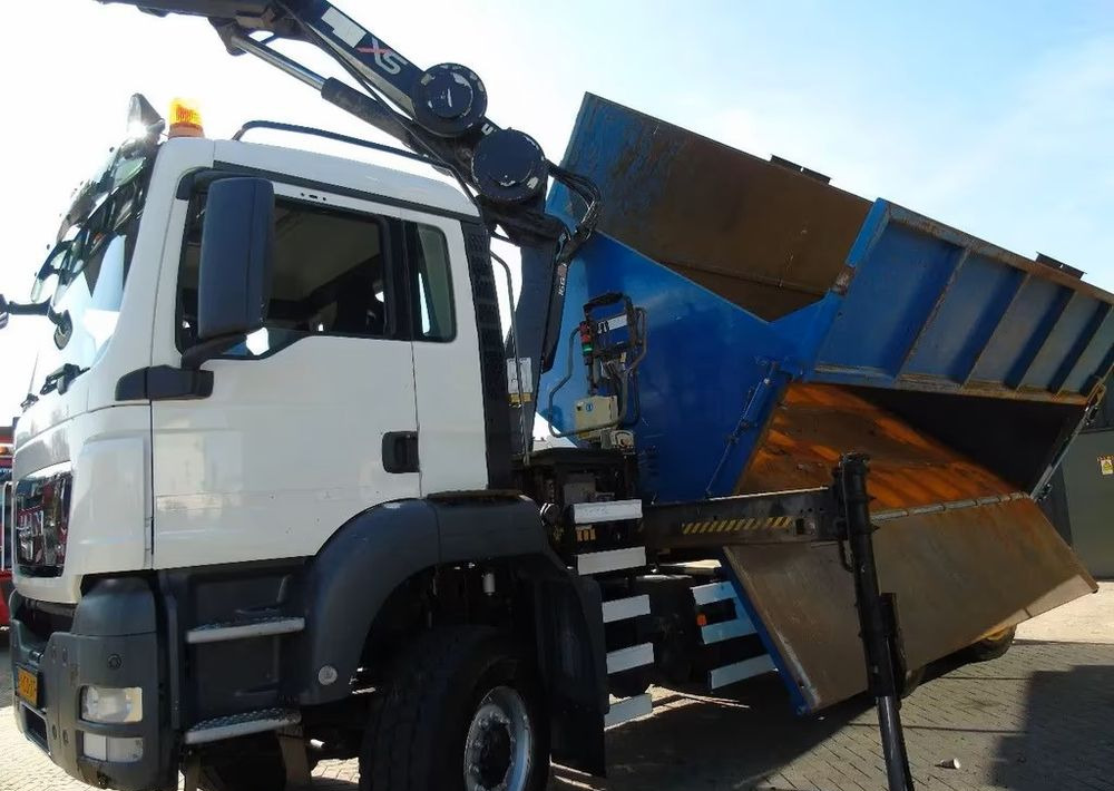 شاحنة قلاب, شاحنة كرين MAN TGS 26.400 6x6 – Wywrotka 3-stronna Meiller + Żuraw HIAB 166 E3 HIPRO – 429.222 km – Euro 4: صورة 12 شاحنة قلاب, شاحنة كرين MAN TGS 26.400 6x6 – Wywrotka 3-stronna Meiller + Żuraw HIAB 166 E3 HIPRO – 429.222 km – Euro 4: صورة 12