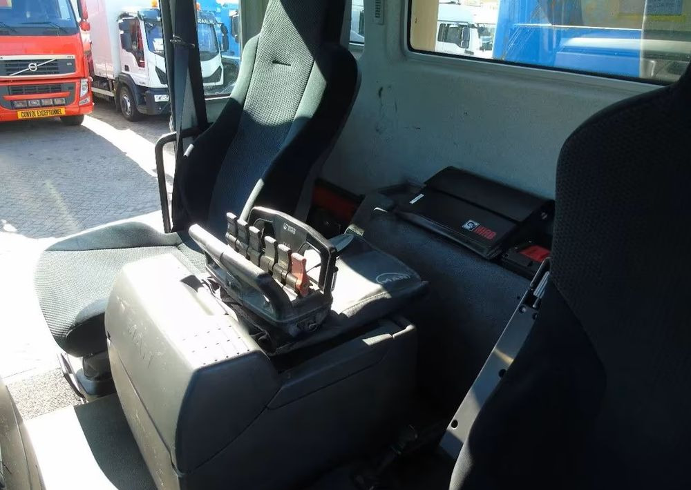 شاحنة قلاب, شاحنة كرين MAN TGS 26.400 6x6 – Wywrotka 3-stronna Meiller + Żuraw HIAB 166 E3 HIPRO – 429.222 km – Euro 4: صورة 20 شاحنة قلاب, شاحنة كرين MAN TGS 26.400 6x6 – Wywrotka 3-stronna Meiller + Żuraw HIAB 166 E3 HIPRO – 429.222 km – Euro 4: صورة 20