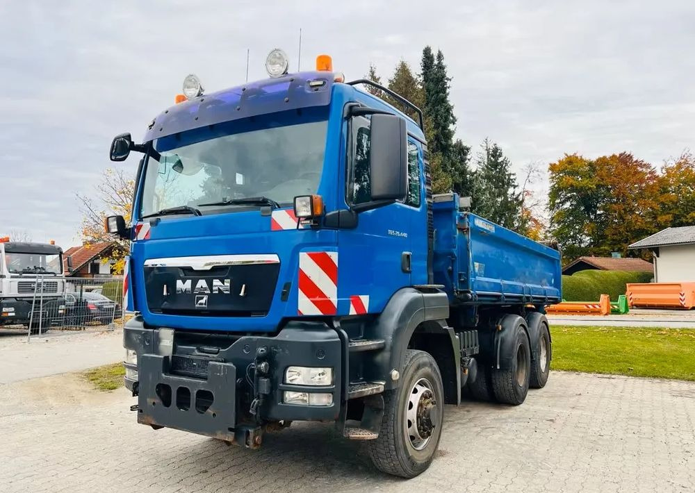 MAN TGS 26.440 6x6 Hydrodrive – Meiller 3-stronny wywrotka / Manual / Retarder / Tempomat / Euro 5 - شاحنة قلاب: صورة 3 MAN TGS 26.440 6x6 Hydrodrive – Meiller 3-stronny wywrotka / Manual / Retarder / Tempomat / Euro 5 - شاحنة قلاب: صورة 3