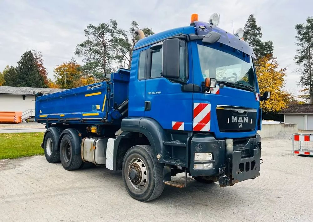 MAN TGS 26.440 6x6 Hydrodrive – Meiller 3-stronny wywrotka / Manual / Retarder / Tempomat / Euro 5 - شاحنة قلاب: صورة 5 MAN TGS 26.440 6x6 Hydrodrive – Meiller 3-stronny wywrotka / Manual / Retarder / Tempomat / Euro 5 - شاحنة قلاب: صورة 5