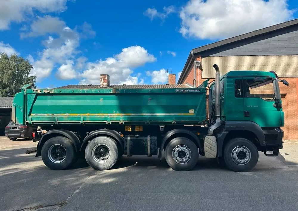 MAN TGS 35.440 8x4 Meiller Trójstronna wywrotka Bordmatik | Retarder | Euro 5 - شاحنة قلاب: صورة 4 MAN TGS 35.440 8x4 Meiller Trójstronna wywrotka Bordmatik | Retarder | Euro 5 - شاحنة قلاب: صورة 4