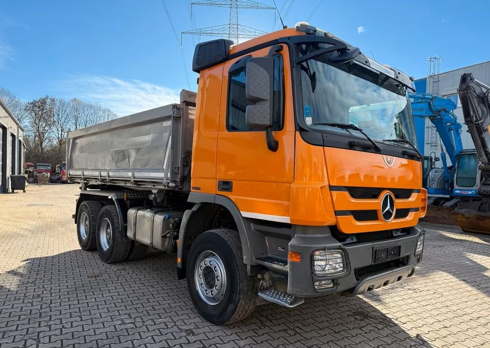 Mercedes-Benz Actros 2646 MP3 6x4 | Trójstronna wywrotka | Retarder | Bordmatic - شاحنة قلاب: صورة 2 Mercedes-Benz Actros 2646 MP3 6x4 | Trójstronna wywrotka | Retarder | Bordmatic - شاحنة قلاب: صورة 2