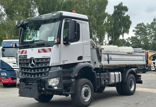 Mercedes-Benz Arocs 2040 4x4 – Meiller | Euro 6c | płyta czołowa do montażu pługu, osprzętu zimowego lub komunalnego | Automat | Resory stalowe (Blatt-Blatt) - شاحنة قلاب: صورة 4 Mercedes-Benz Arocs 2040 4x4 – Meiller | Euro 6c | płyta czołowa do montażu pługu, osprzętu zimowego lub komunalnego | Automat | Resory stalowe (Blatt-Blatt) - شاحنة قلاب: صورة 4