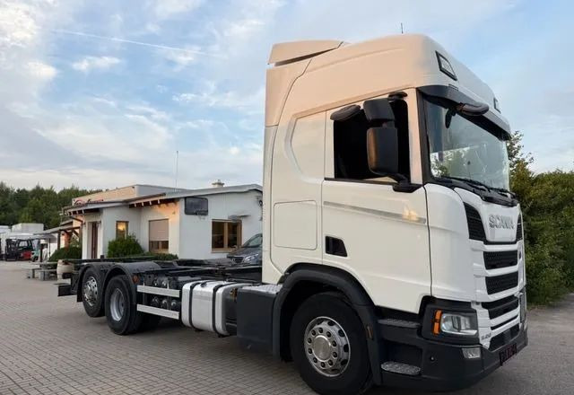 Scania R450 BDF • 6x2 • Euro 6d • Skrętna tylna oś • Retarder • Pod zabudowę • - شاحنة هيكل كابينة: صورة 3 Scania R450 BDF • 6x2 • Euro 6d • Skrętna tylna oś • Retarder • Pod zabudowę • - شاحنة هيكل كابينة: صورة 3