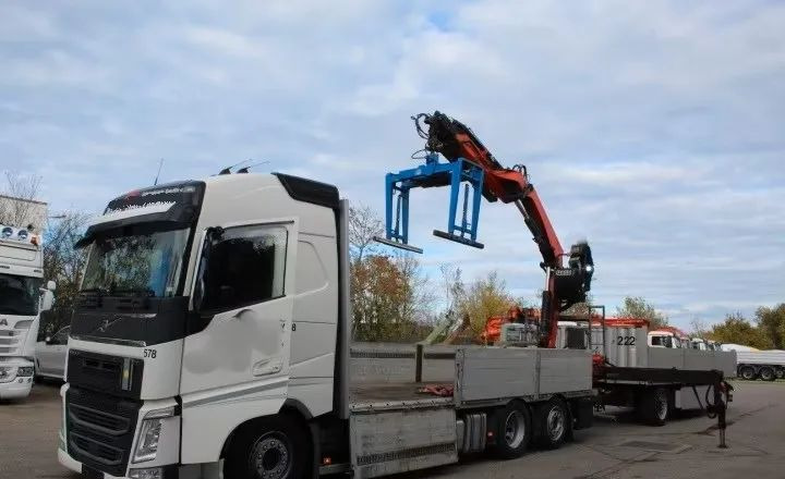 Volvo FH500 6x2 | Platforma z HDS Fassi F215A7 - Sterowanie radiowe | Euro 6 | Automatyczna skrzynia | 390 000 km - آليات: صورة 5 Volvo FH500 6x2 | Platforma z HDS Fassi F215A7 - Sterowanie radiowe | Euro 6 | Automatyczna skrzynia | 390 000 km - آليات: صورة 5