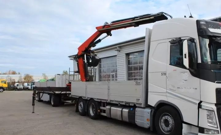 Volvo FH500 6x2 | Platforma z HDS Fassi F215A7 - Sterowanie radiowe | Euro 6 | Automatyczna skrzynia | 390 000 km - آليات: صورة 2 Volvo FH500 6x2 | Platforma z HDS Fassi F215A7 - Sterowanie radiowe | Euro 6 | Automatyczna skrzynia | 390 000 km - آليات: صورة 2