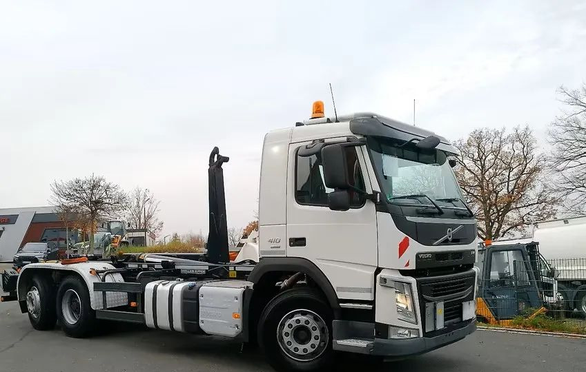 Volvo FM 410 • 6x2 • Meiller z systemem HDS (roll-off) • Euro 6 • Przebieg 251235 km • - شاحنة ذات خطاف: صورة 1 Volvo FM 410 • 6x2 • Meiller z systemem HDS (roll-off) • Euro 6 • Przebieg 251235 km • - شاحنة ذات خطاف: صورة 1