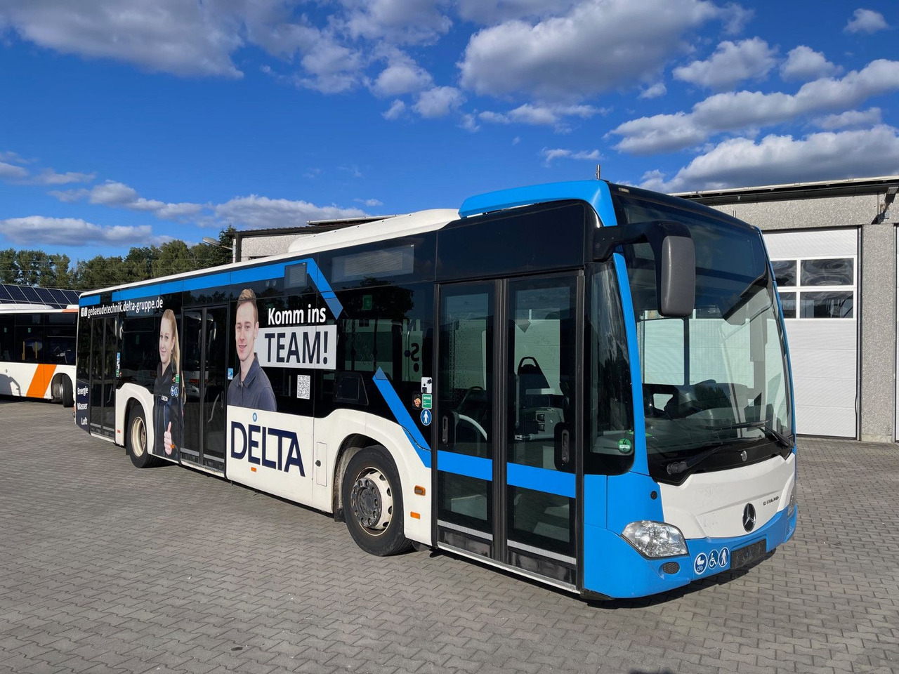 Mercedes-Benz O 530 Citaro C2 / 3-Türer / Vollklimaanlage - حافلة المدينة: صورة 1 Mercedes-Benz O 530 Citaro C2 / 3-Türer / Vollklimaanlage - حافلة المدينة: صورة 1